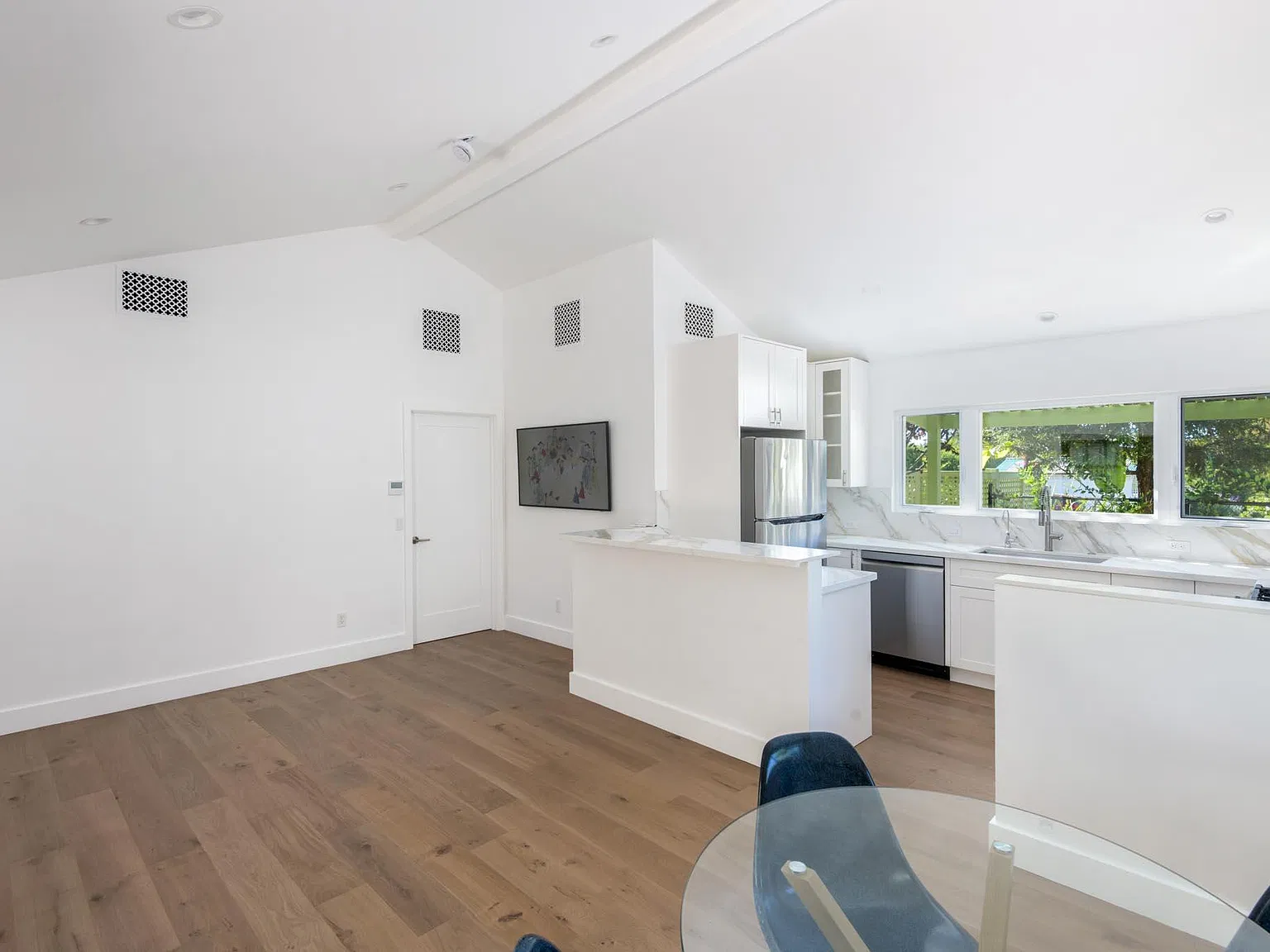 1 bed, $4,250 — Photo 4