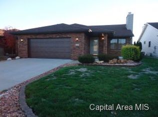 3314 Crystal Lake Dr, Springfield, IL 62711