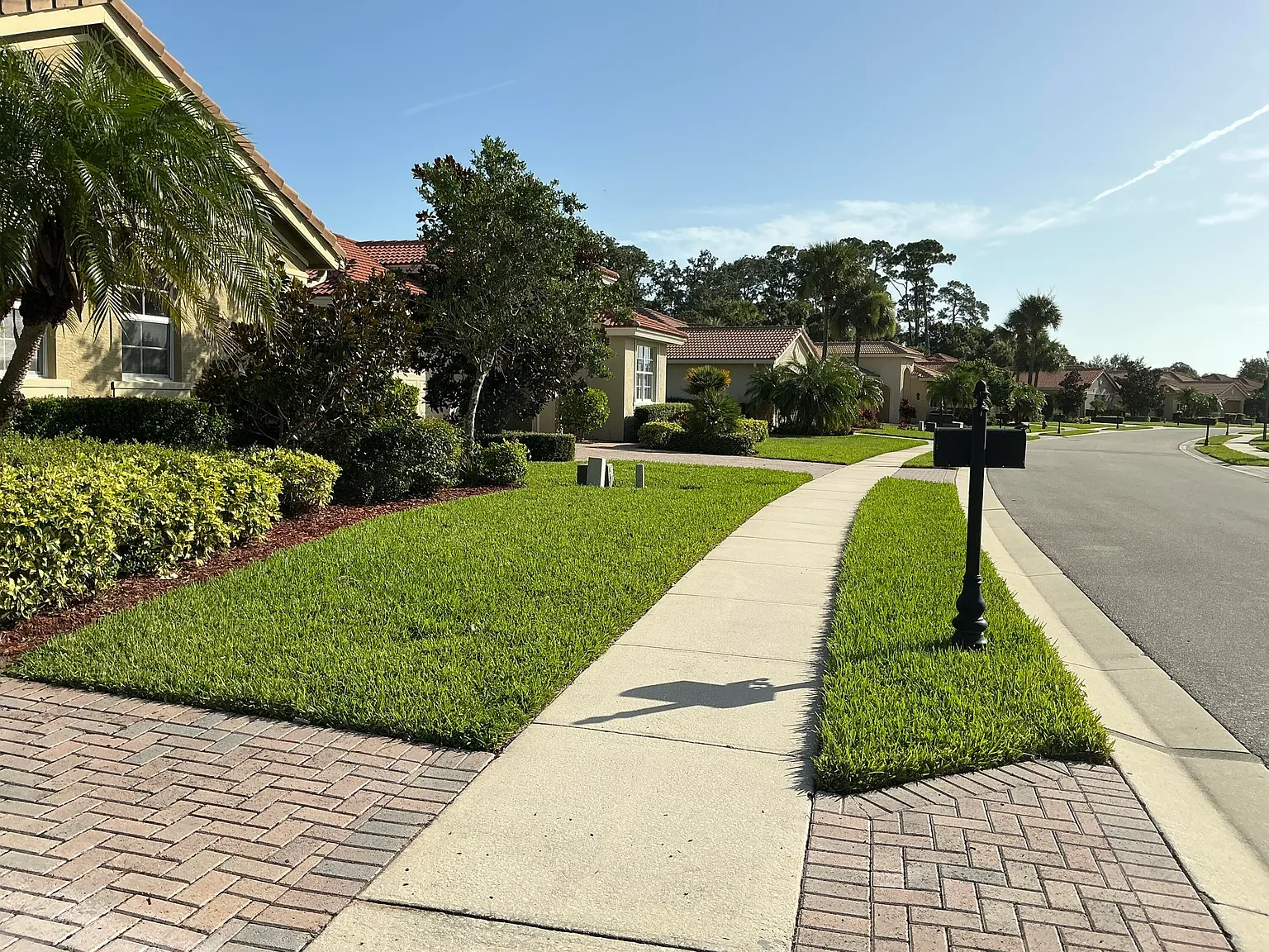 4 bed, 3.0 bath, 2510 sqft, $3,500 — Photo 2