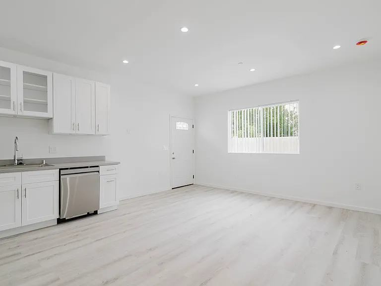 10938 Olinda St — Photo 6
