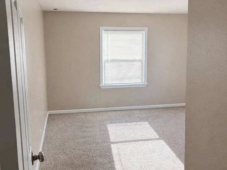 2612 Belle Ter — Photo 5
