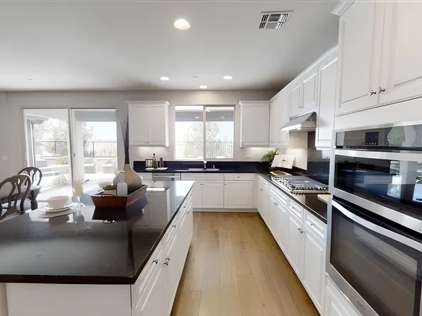 520 Machado Way, Vista, CA 92083