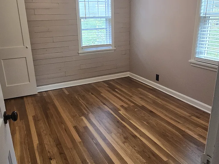 4836 Pratt St — Photo 8