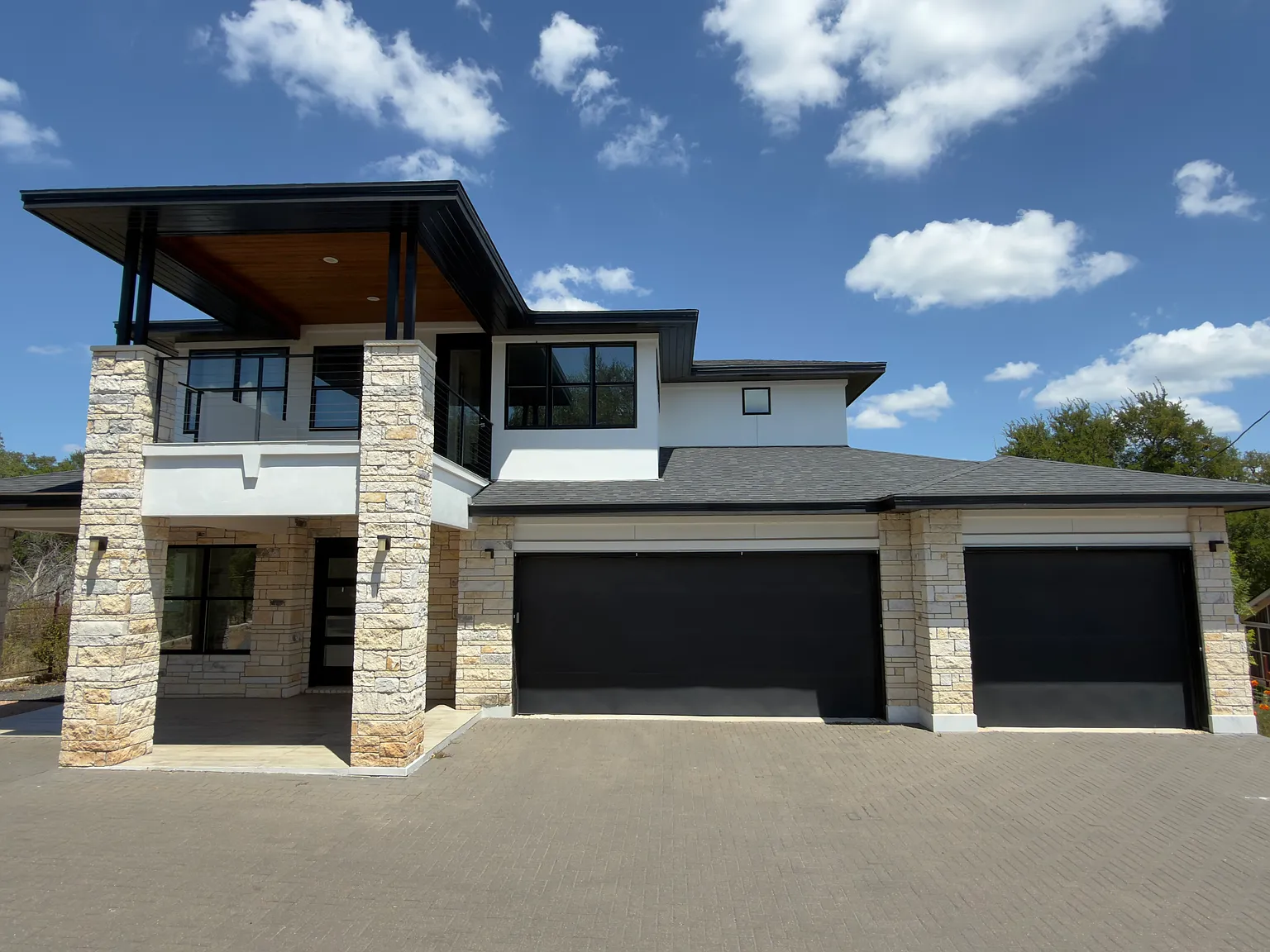 4 bed, 3.5 bath, 3089 sqft, $4,300 — Photo 3