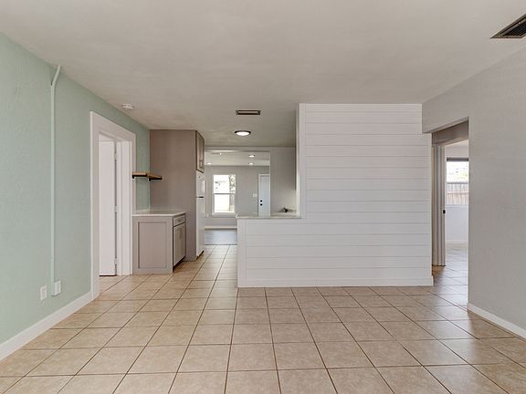 4th image of 7 Hibiscus Dr
