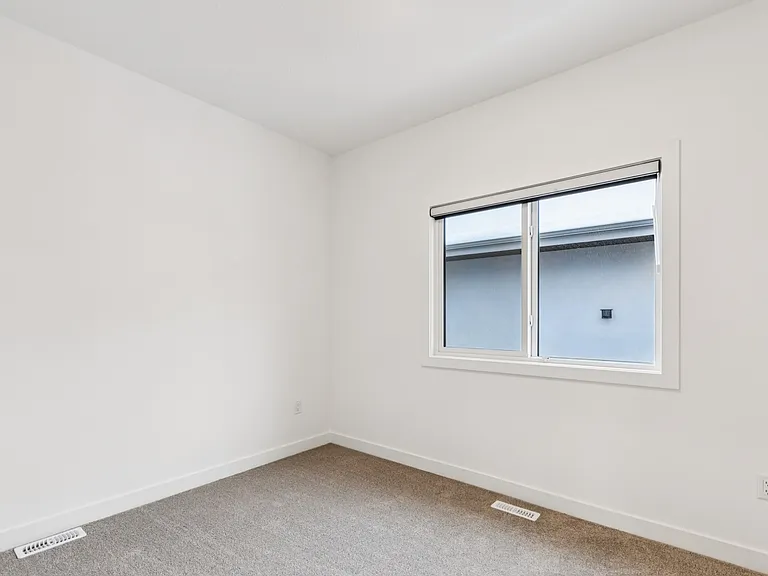 10611 142nd St NW — Photo 9