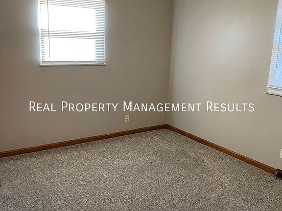 5th image of 3019-3021 Hartmetz Ave #3019