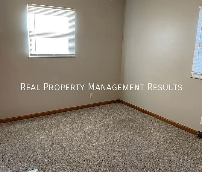 3019-3021 Hartmetz Ave #3019 — Photo 5