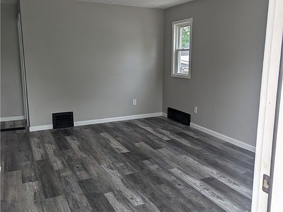 5th image of 3374 Dayton Ave