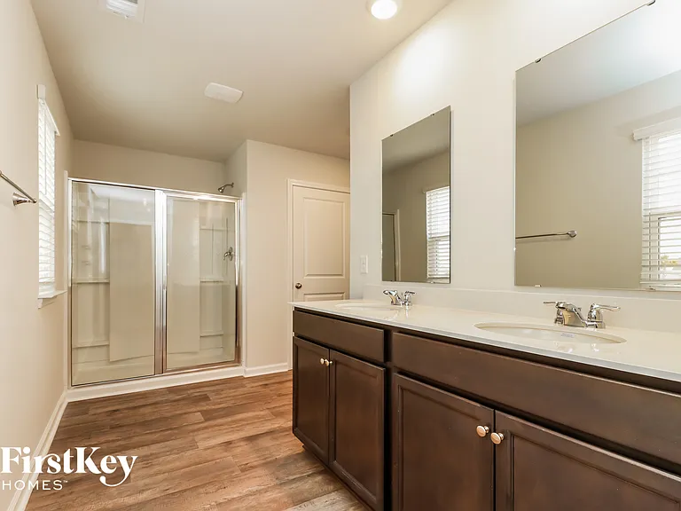 409 Zenith Blvd — Photo 13