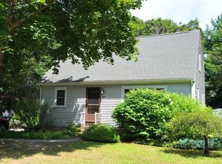 17 Shaw St, Carver, MA 02330
