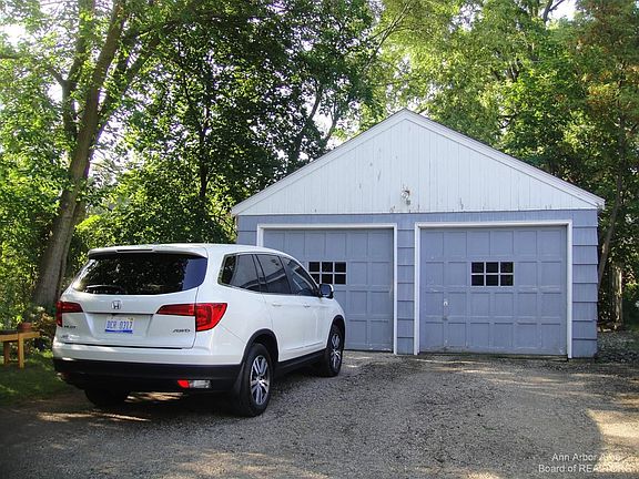 2nd image of 1519-1521 Abbott Ave