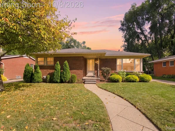 9030 Hanlon St, Livonia, MI 48150
