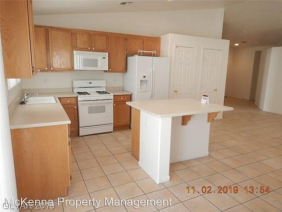 5th image of 625 Lava Beds Way