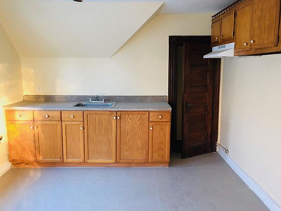 2nd image of 414 Winthrop Ave