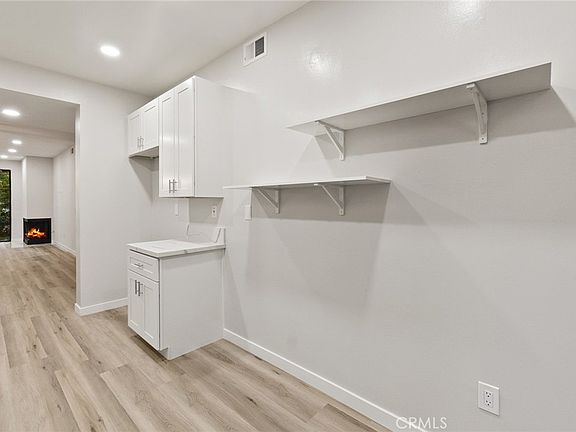 2nd image of 2504 W Macarthur Blvd #2504