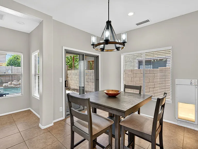 697 W Oak Tree Ln — Photo 10