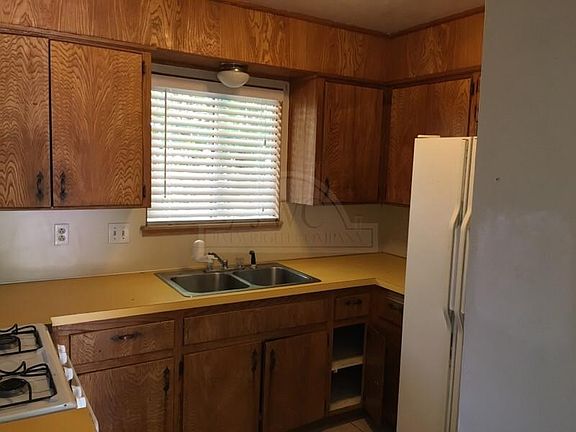 2nd image of 1209 Chippendale Dr
