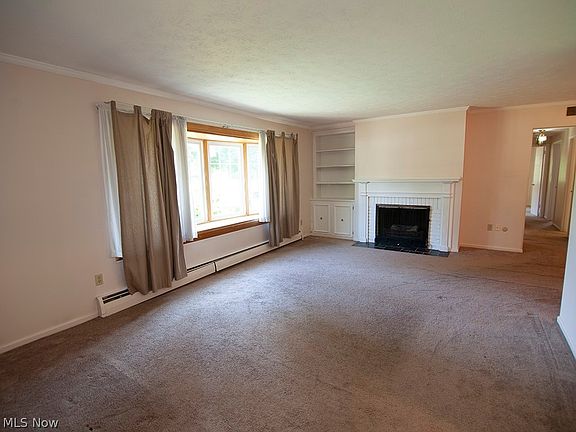 2nd image of 5 Meadowlawn Dr Unit 19
