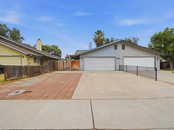3rd image of 1415 Harris Ct