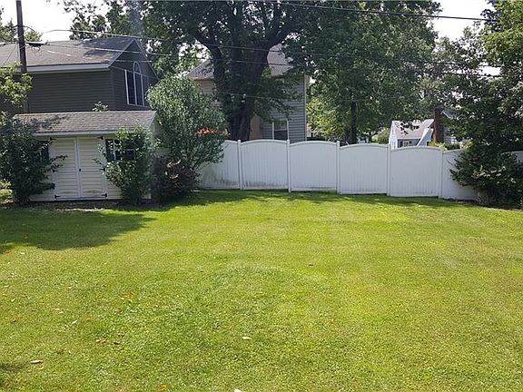 5th image of 2714 Greeley Ave