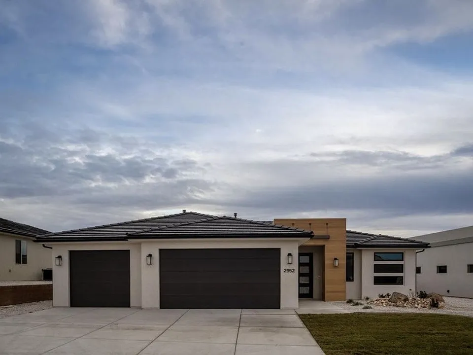 2952 E Lavatera Dr