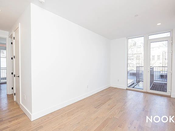 4th image of 230 N 7th St #212