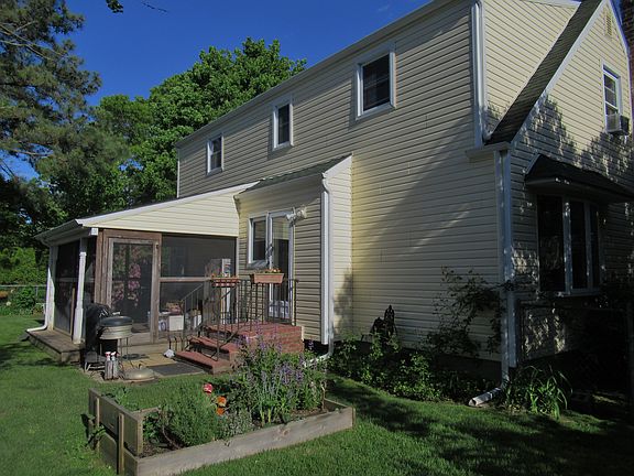 2nd image of 1535 Parkview Ave