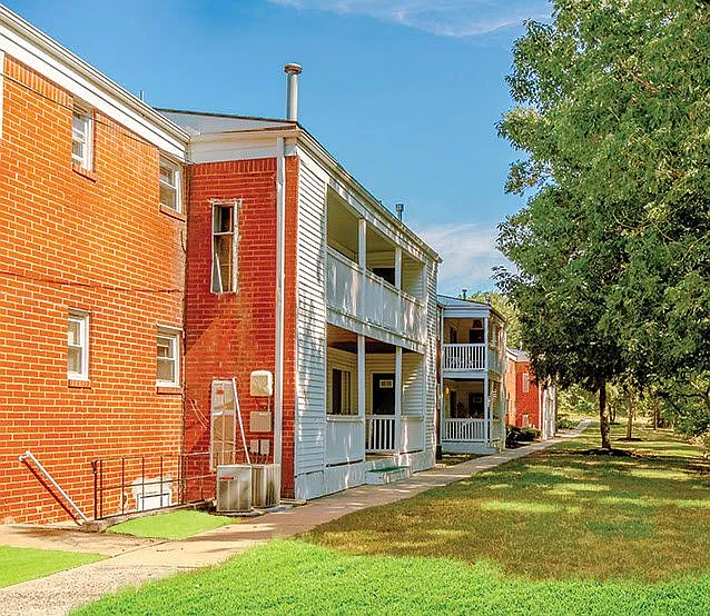 Woodmere Apartments — Photo 5