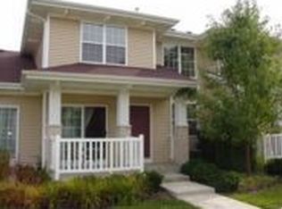 1248 Walnut Glen Dr, Crystal Lake, IL 60014