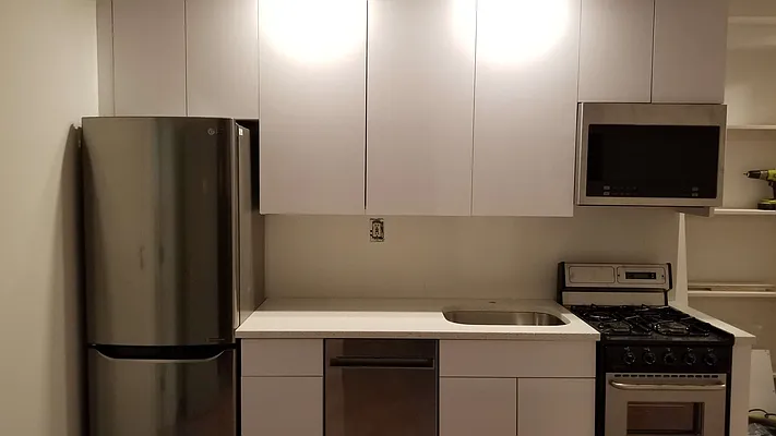 Rented by Blana LLC | media 22