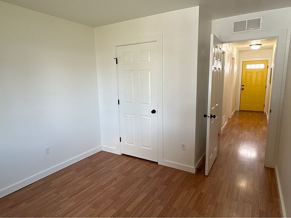 5th image of 1015 S Hayes Ave #B