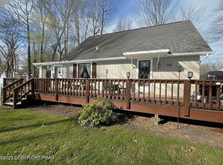 181 Cedar Dr, Long Pond, PA 18334