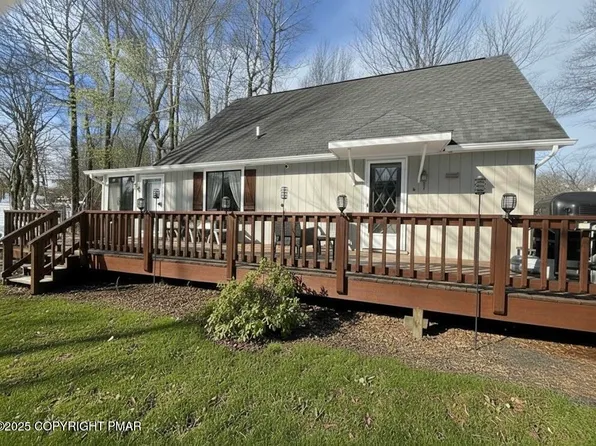 181 Cedar Dr, Long Pond, PA 18334