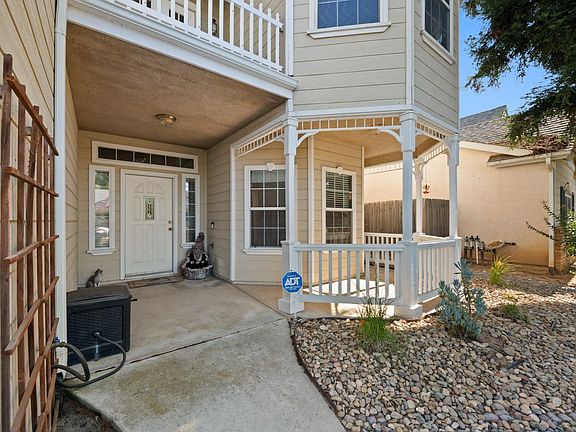 4th image of 2693 E Lester Ave