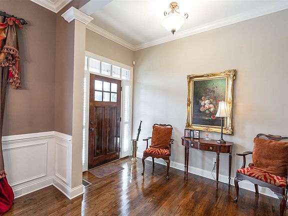 5th image of 2701 Alexandria Ct NW