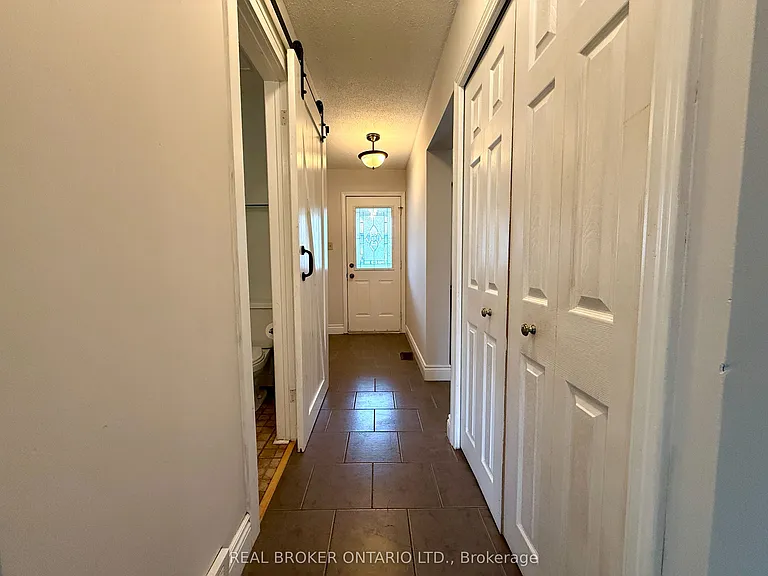 93 Melanie Cres — Photo 13