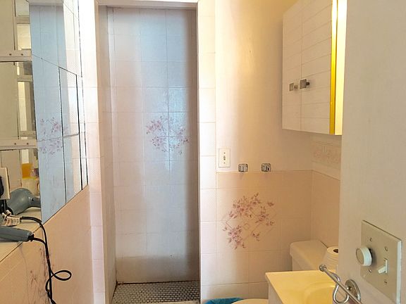 bathroom of big room