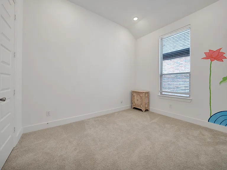 1429 Bluebonnet Ln — Photo 22