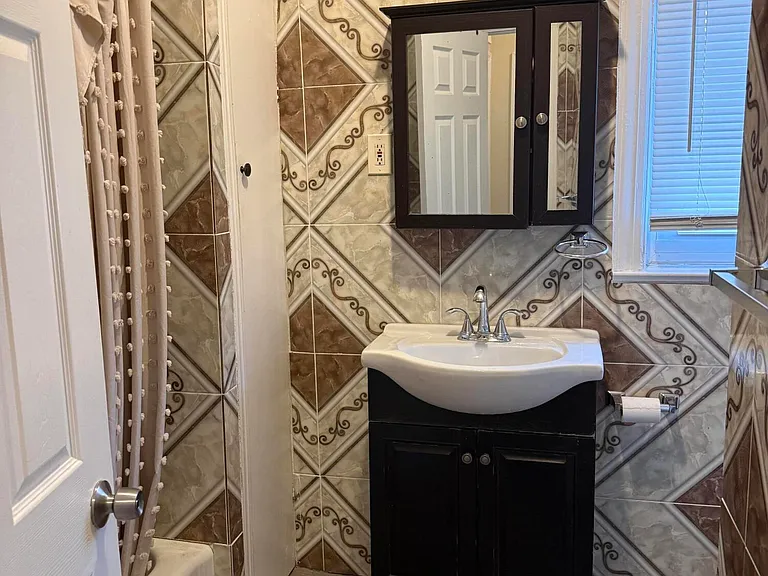10 Frances Pl — Photo 8
