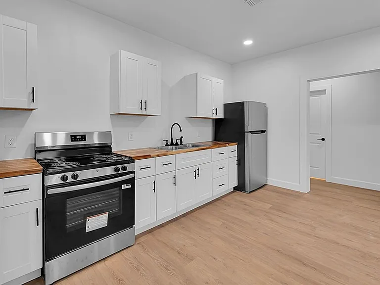 1602 Mitchell Ave — Photo 12