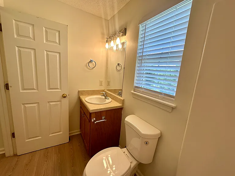 109 England Way — Photo 13