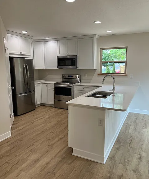 282 N East St — Photo 6