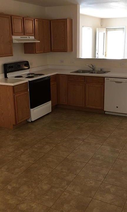 1st image of 303 Bonnie Ct