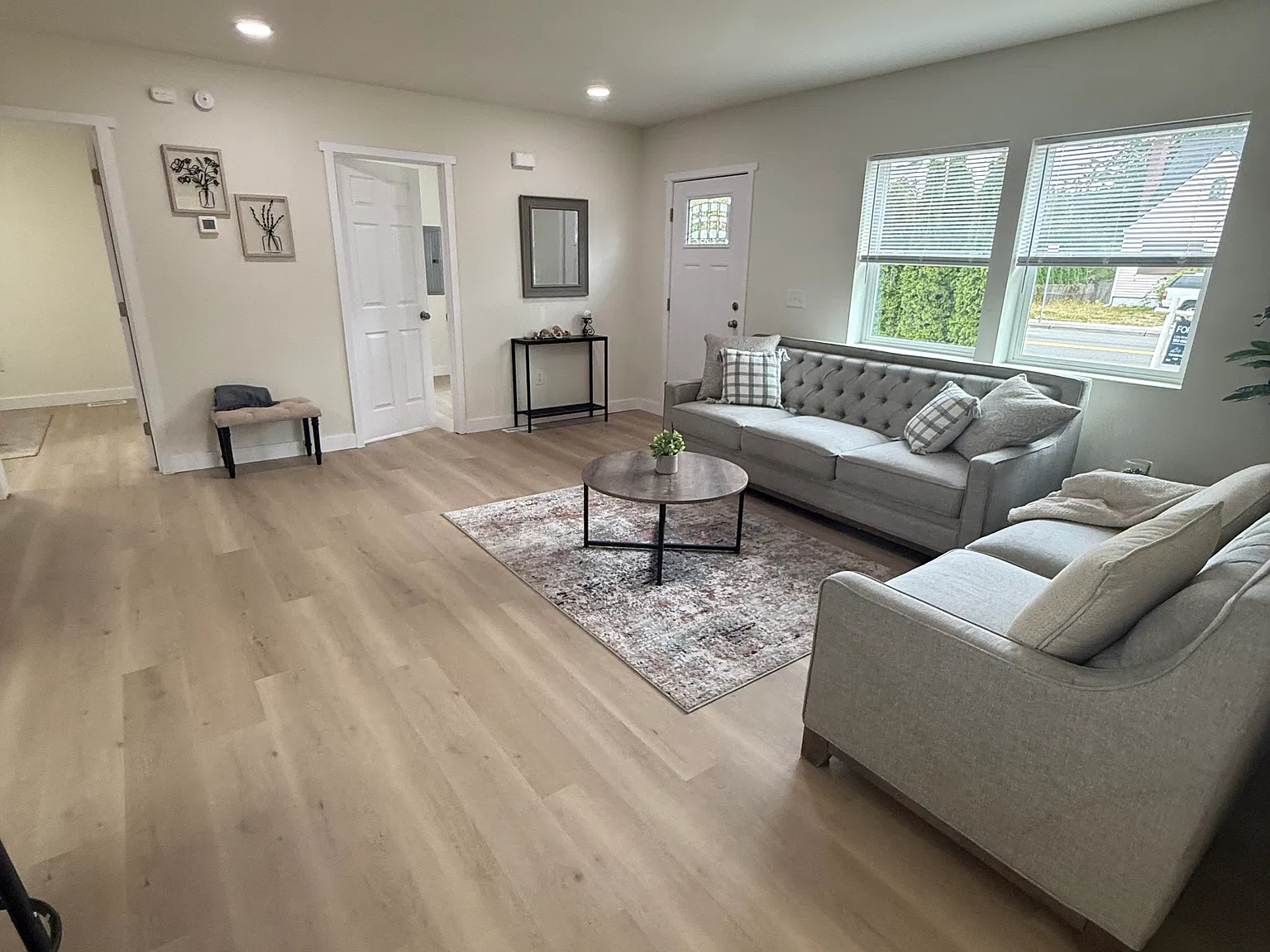 3 bed, 1010 sqft, $3,150 — Photo 3