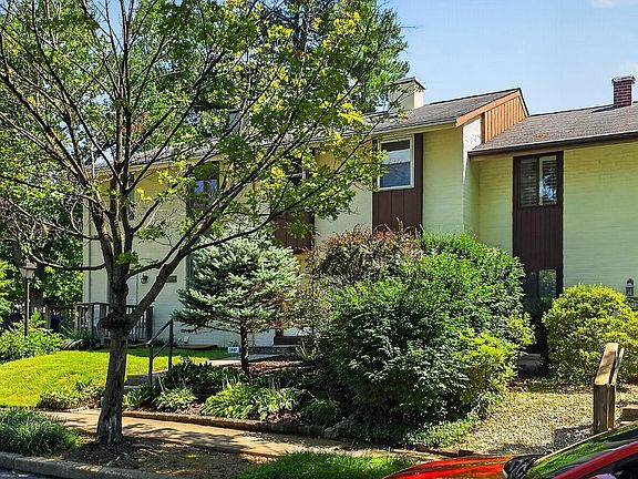3rd image of 5449 Mystic Ct