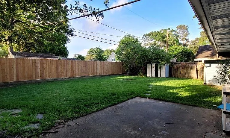 1322 Curtin St — Photo 36