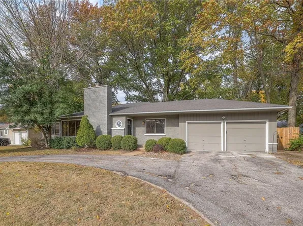 7610 Ward Pkwy, Kansas City, MO 64114