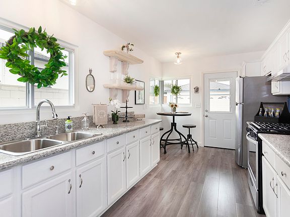 5th image of 4637 Norelle St