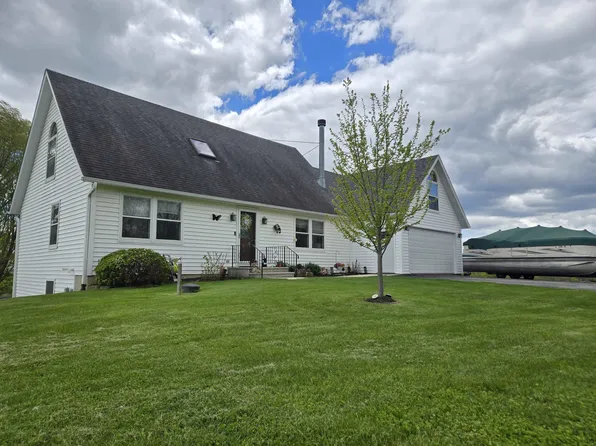 11A24 Bunker Ln, Apple River, IL 61001